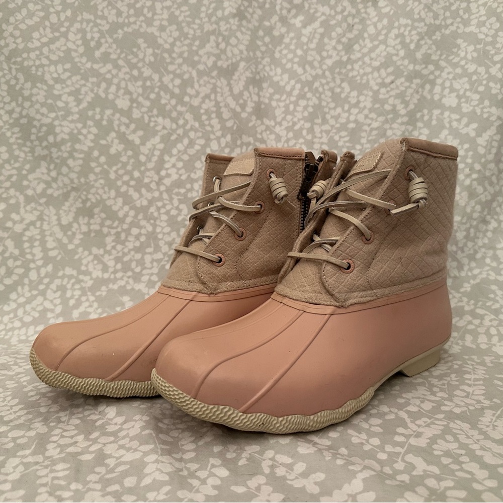 Sperry Duck Boots Women Size 7 Pink Waterproof Wool Embossed STS82038